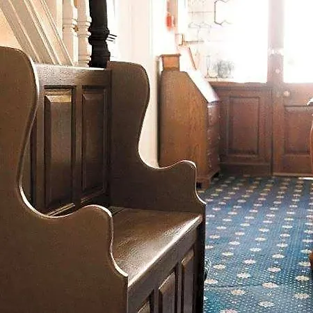 Nocleg ze śniadaniem Crescent 4*