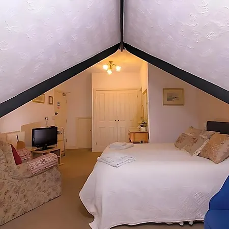 Crescent 4*